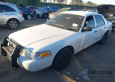 2010 Ford Crown Victoria Police/Police Interceptor z USA, uszkodzony, nr VIN 2FABP7BV2AX102141